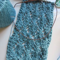 Easy Leaves Scarf. It ought to look fabulous when finished, and blocked. :D